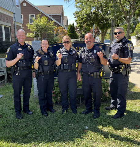 SPD officers in front of station